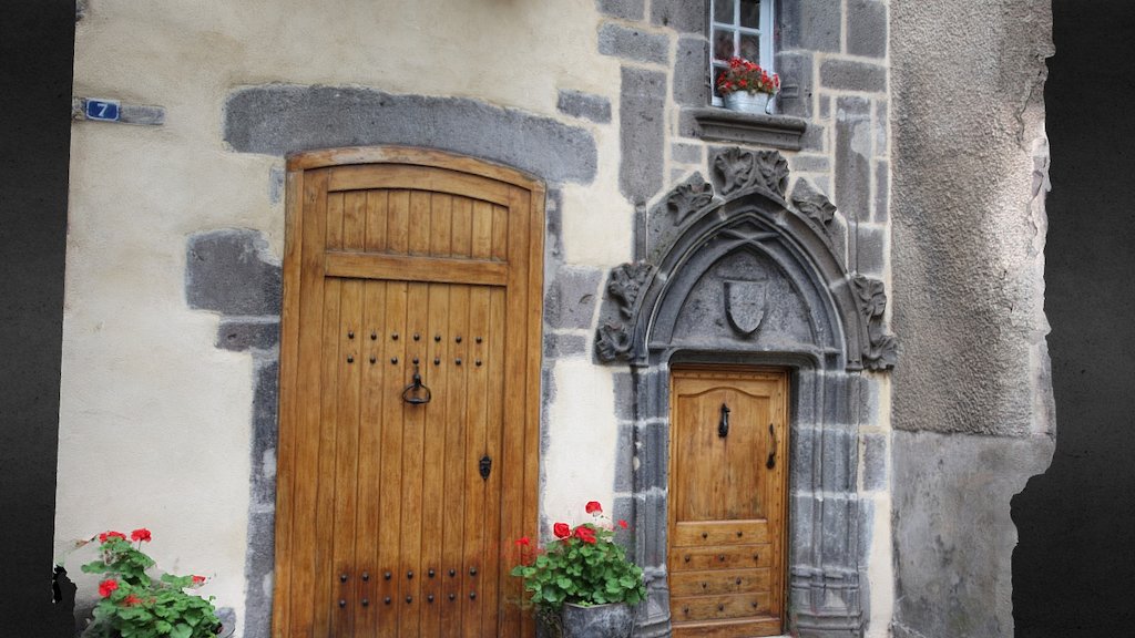 Porte médiévale, Besse (63)
