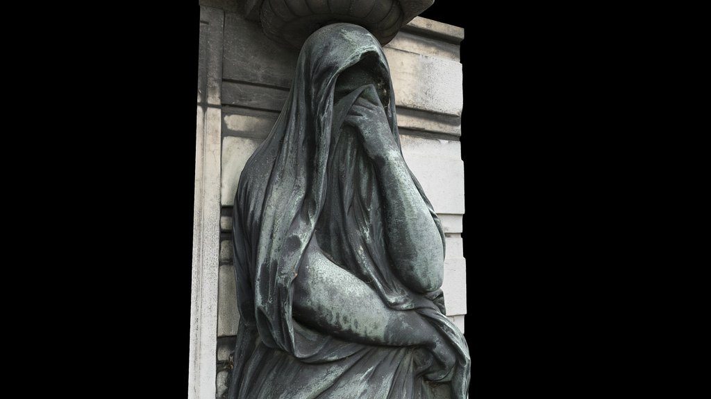 Weeping caryatid