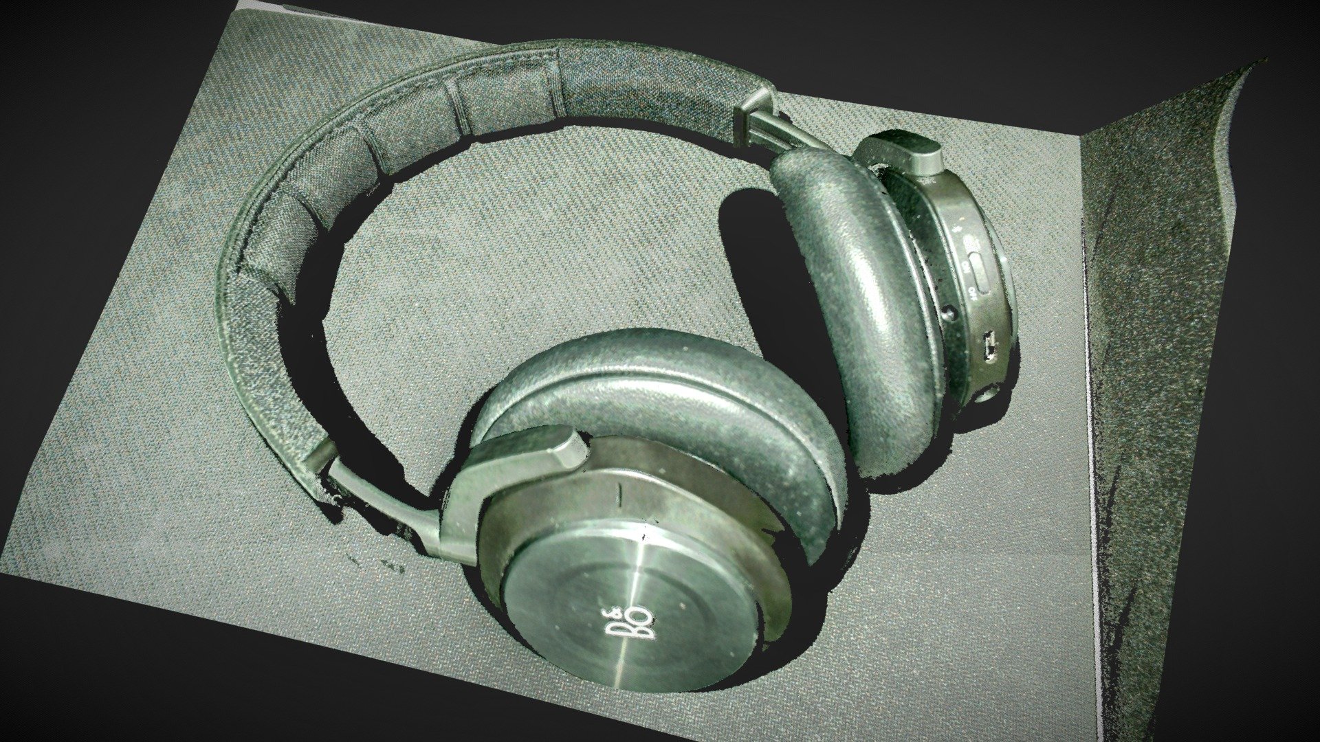 Black headphones - Zivid 3D machine vision