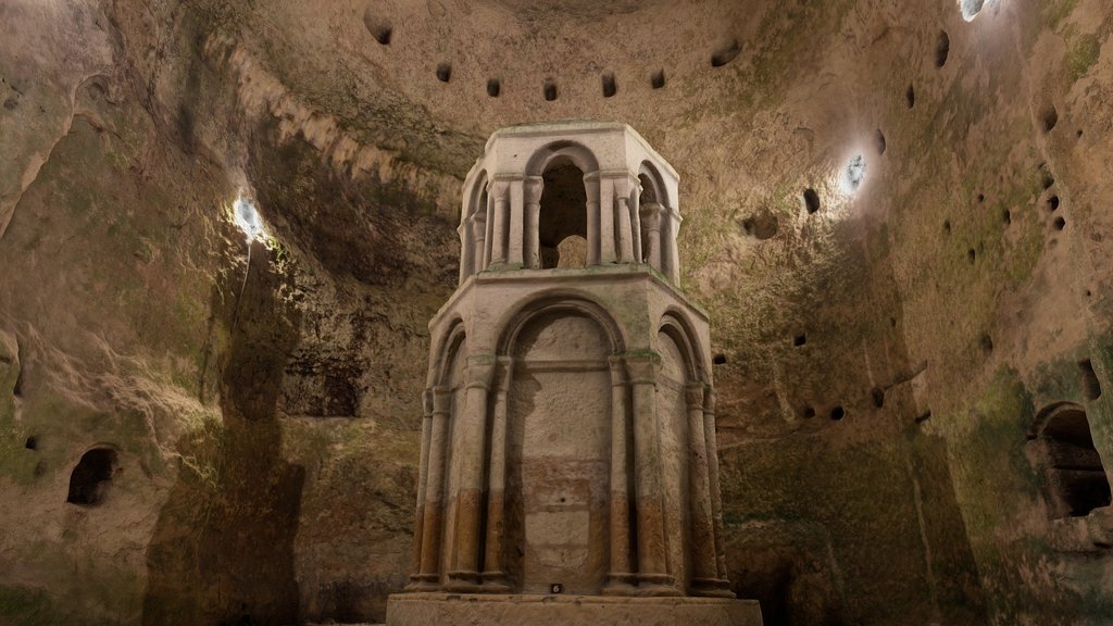 Eglise souterraine Saint-Jean, Aubeterre (16)