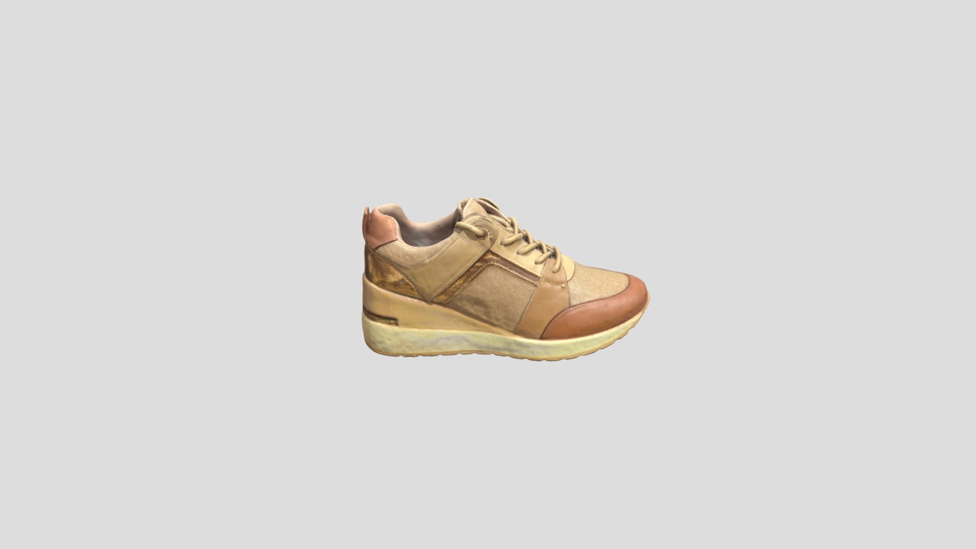 Golden Women Trail Shoes