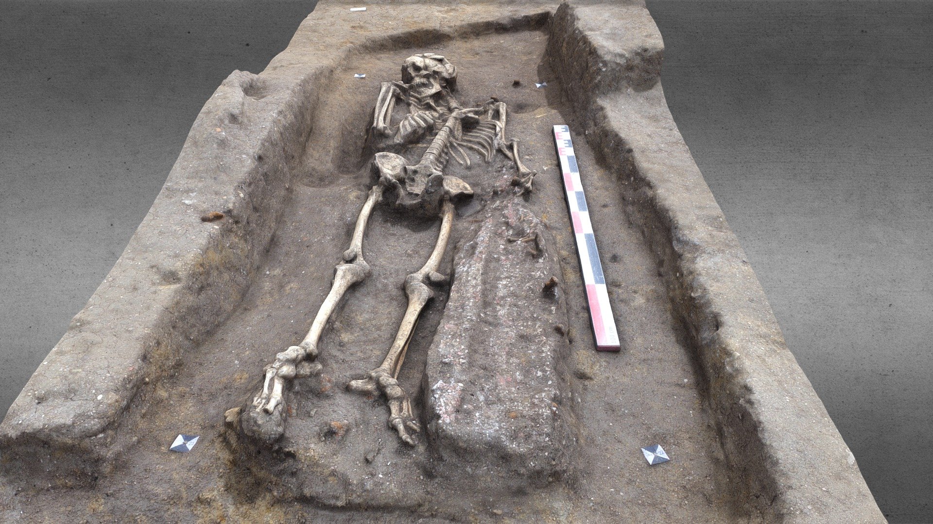 Inhumation gallo-romaine (F9050) — Sketchfab embed 3D viewer