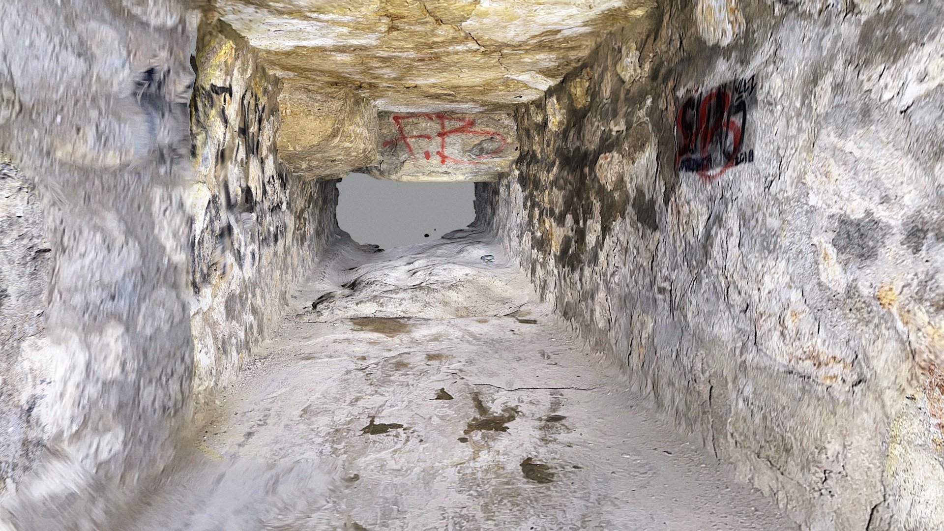 Paris catacombs - Tight squeeze in a gallery