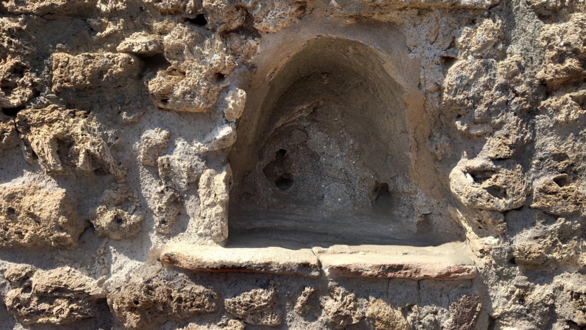 V.2.11 Taberna shrine