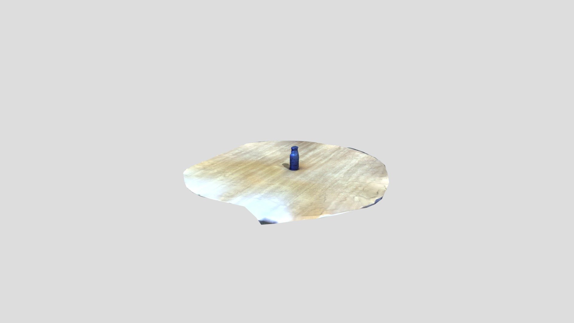 Bouteille en verre bleue