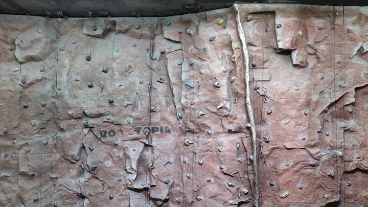 Climbing gym: high wall