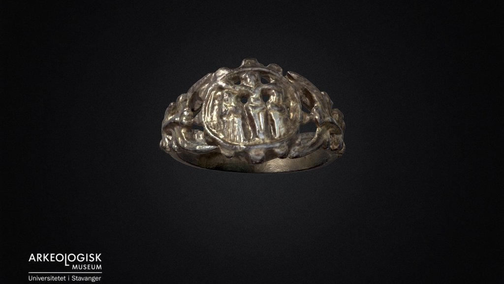 Finger ring in gilded silver.