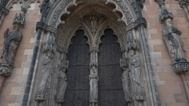 Central Entrance to Lichfield Cathedral 3D Model