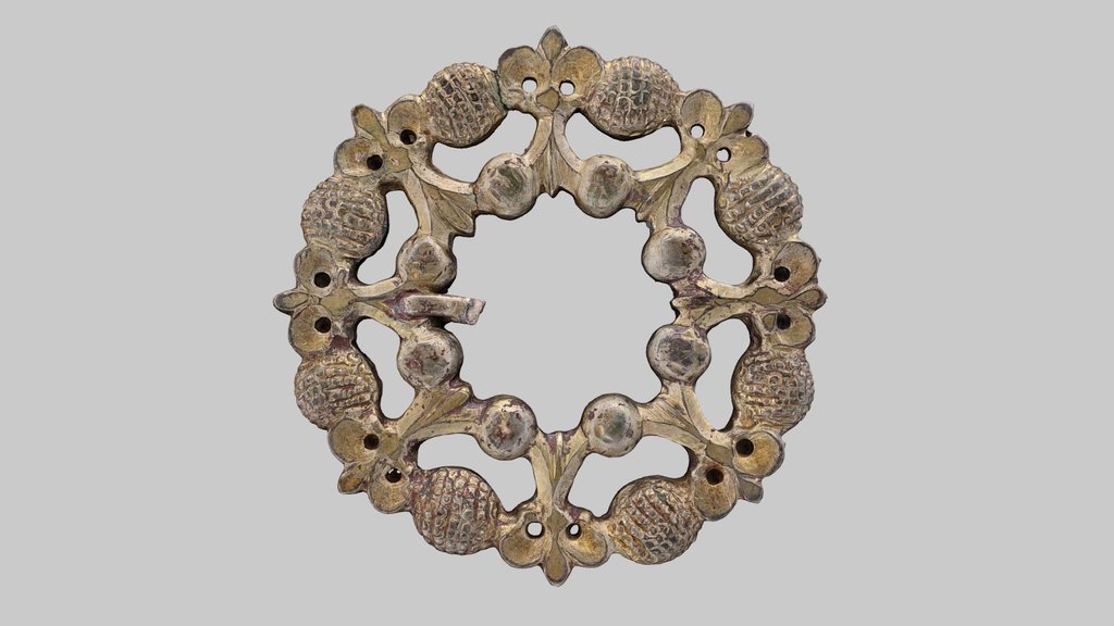 Gold pleated silver brooch