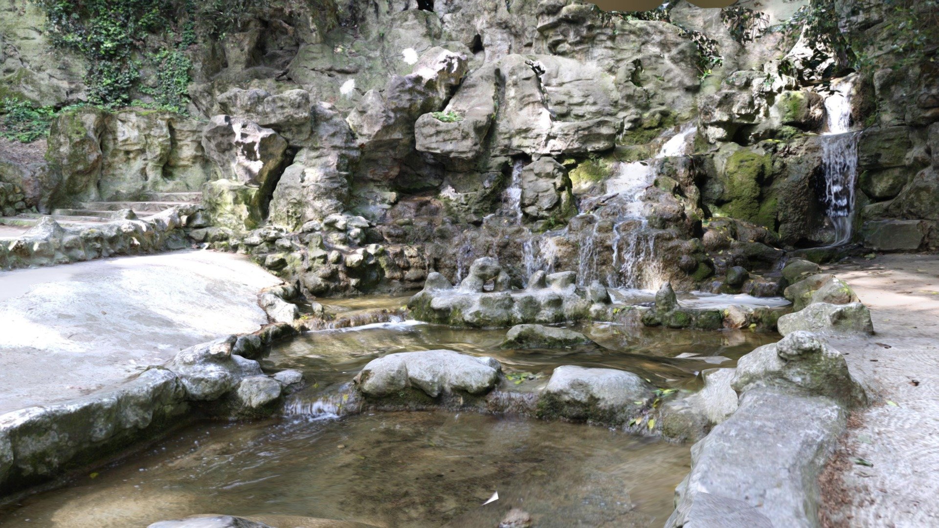 Park Buttes-Chaumont's stream