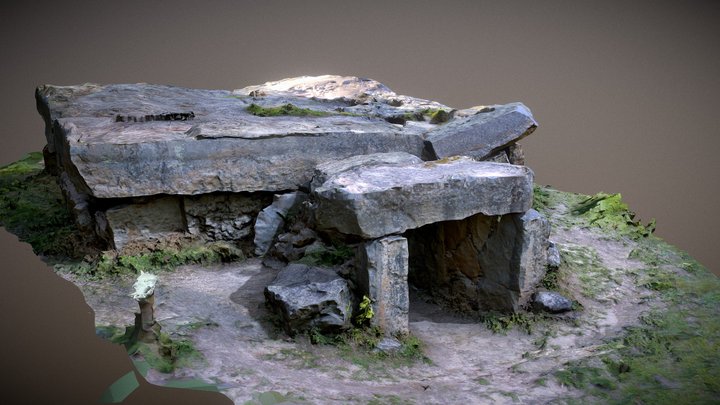 Dolmen de la Bajoulière (4000 BC)