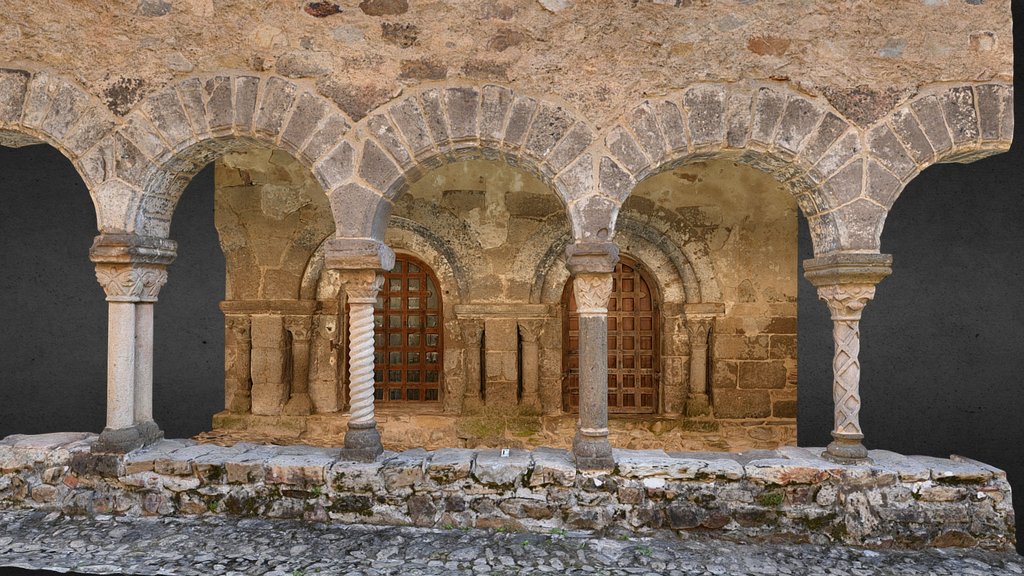 Cloître de l'abbaye, Lavaudieu (43)