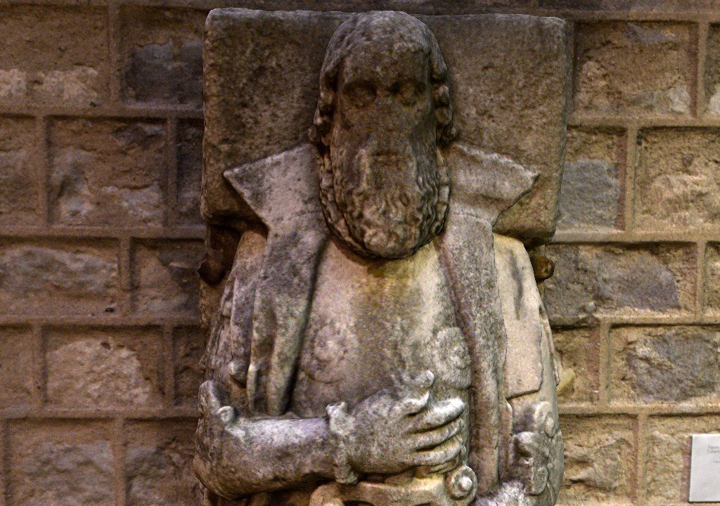Figura de un caballero. Cubierta de sarcófago.