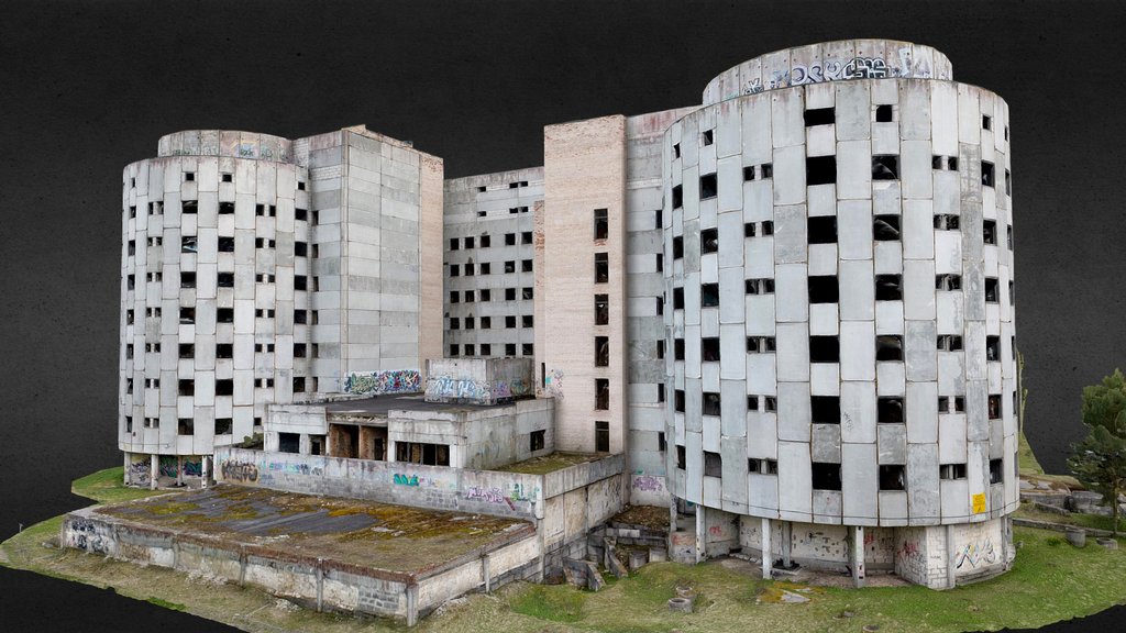 Unfinished/ abandoned building in Riga