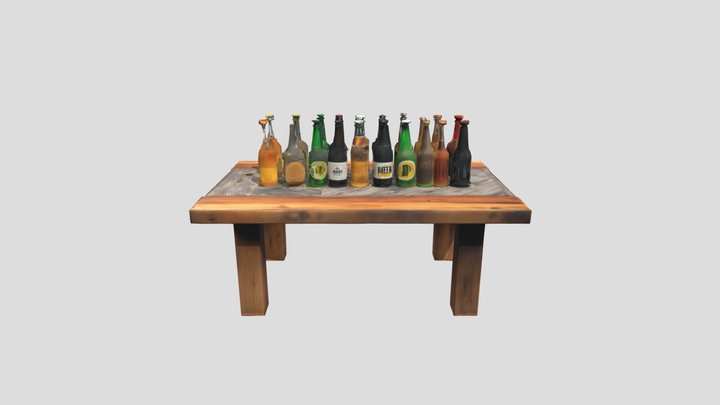 mesa de madeira com garafas de cervejas