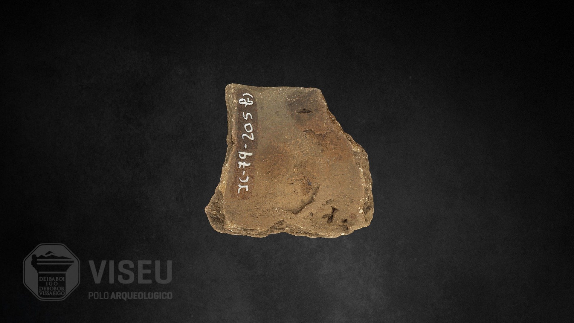 JC-79-205b) Fragmento de cerâmica/ Ceramic