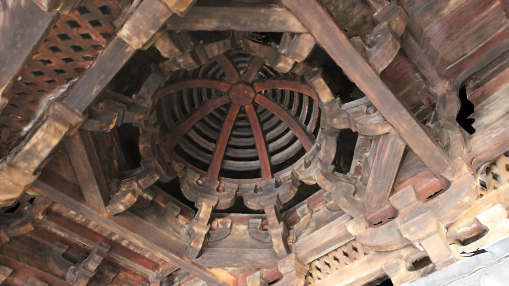 Central dome at Baoguosi