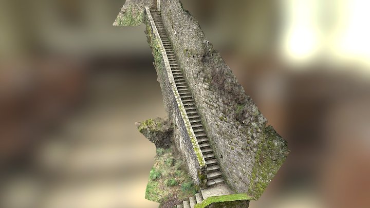 - Long high steps - Fougères Remparts