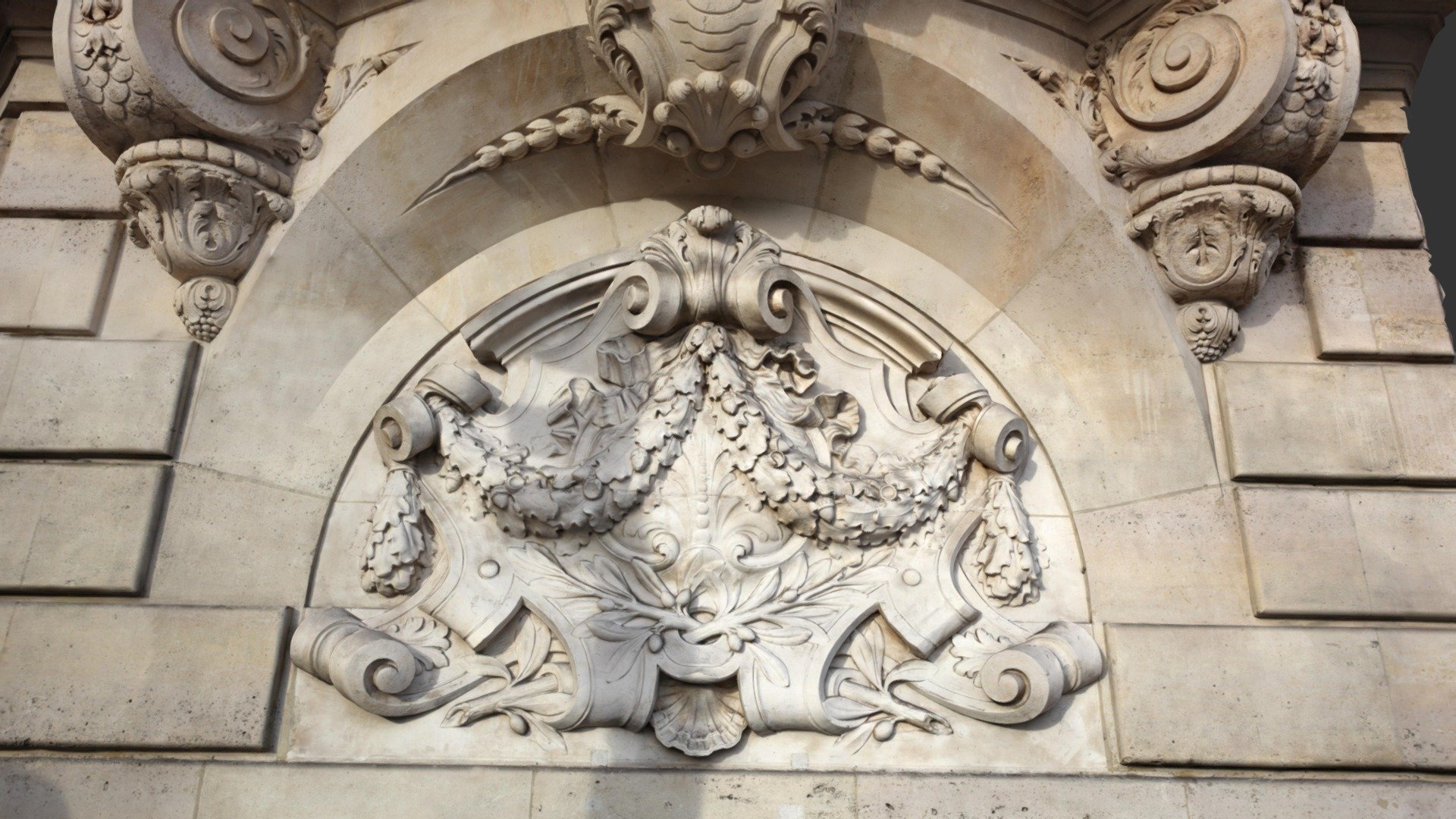 Relief on the wall of "Caisse des dépôts", Paris