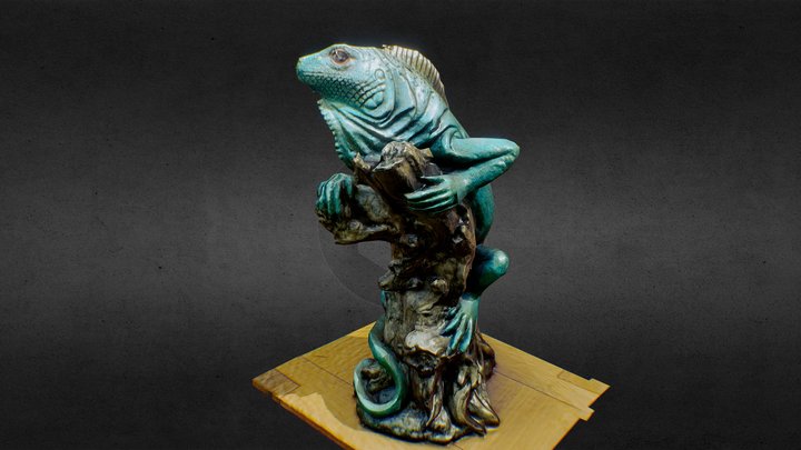 Iguana sculpture
