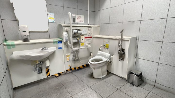 都営大江戸線 都庁前駅 バリアフリートイレ（男性トイレ側） 3D Model
