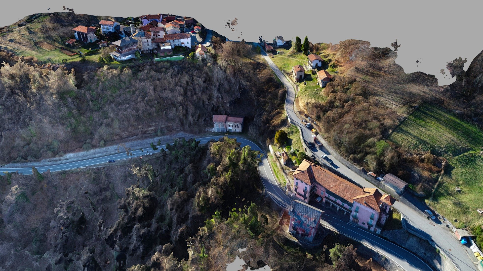 Frazione a monte di versante acclive