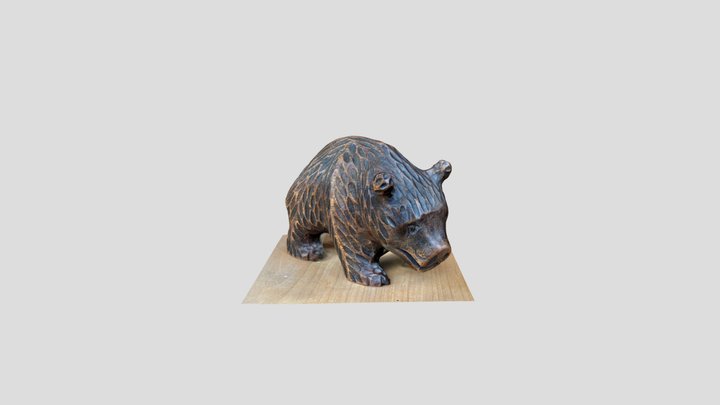 Grizzly Bear Wooden Old Sculpture 3D Model