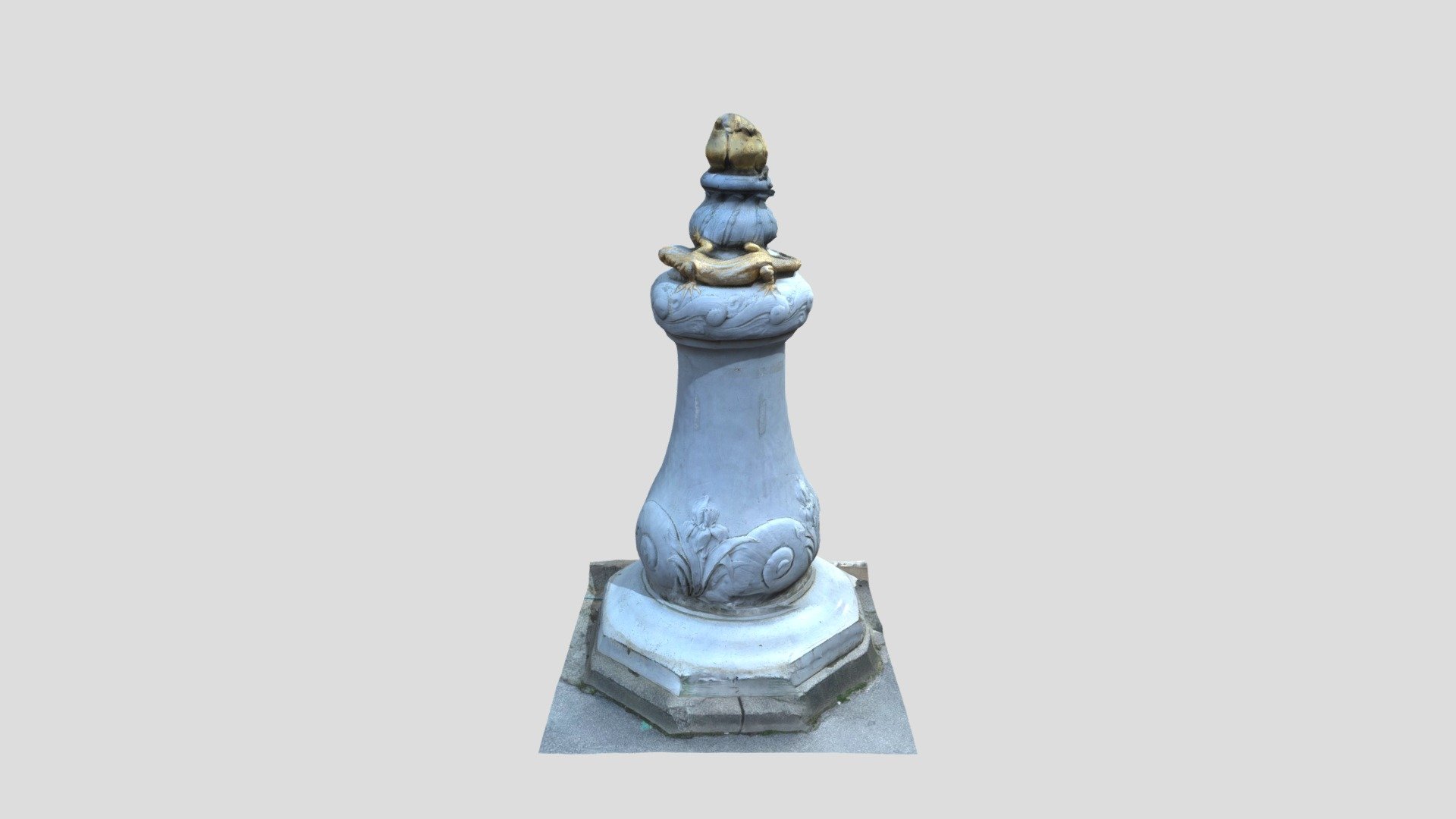 Golden Salamander Pole on Alexander III Bridge