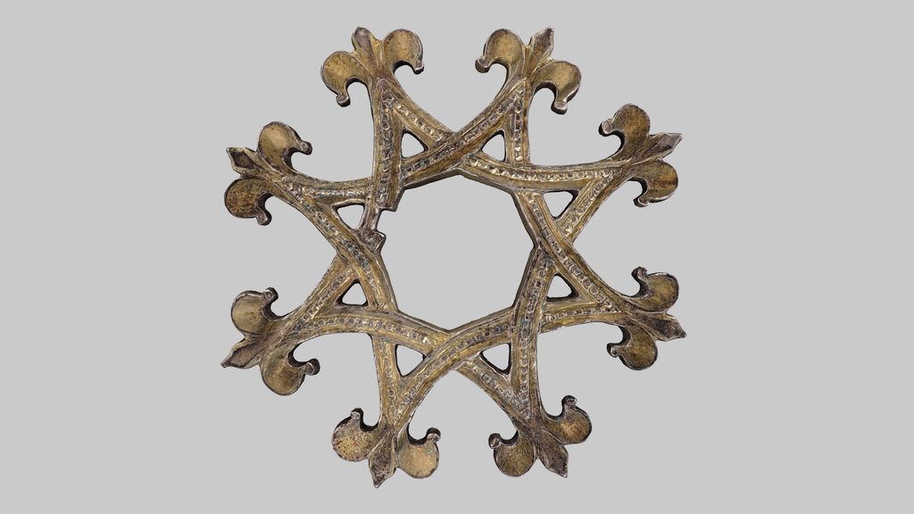 Octofoil brooch with fleur-de-lis