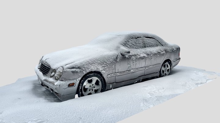 Snowed in Mercedes (iPhone12 Scan) 3D Model