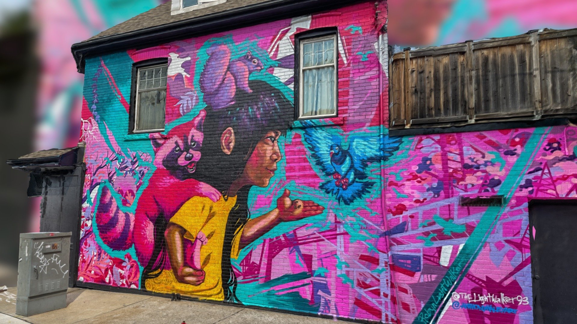 Queen & Charlton Mural — Sketchfab embed 3D viewer