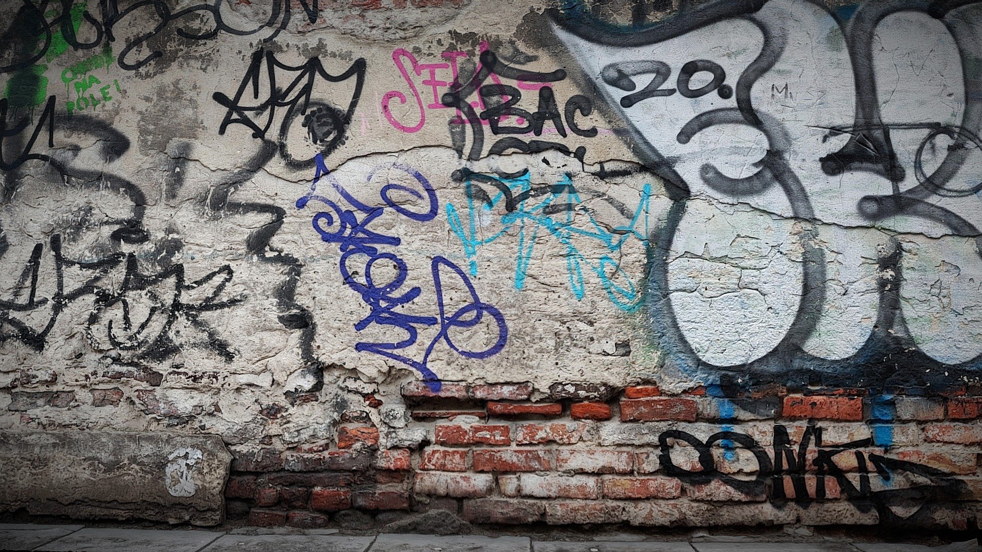 Krokow, Center, Wall near church