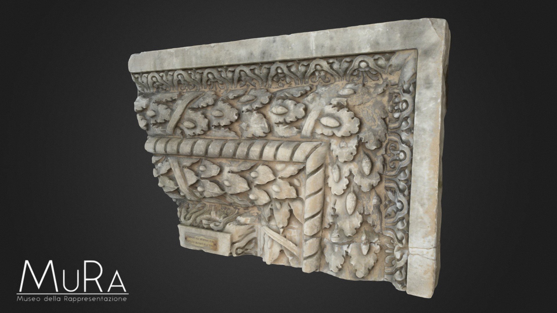 Frammento di cornice di porta