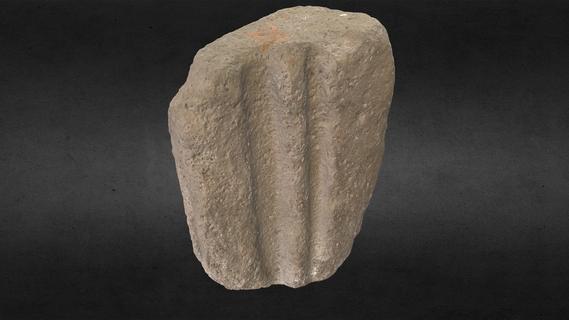 Kirkjubømúrurin: R018