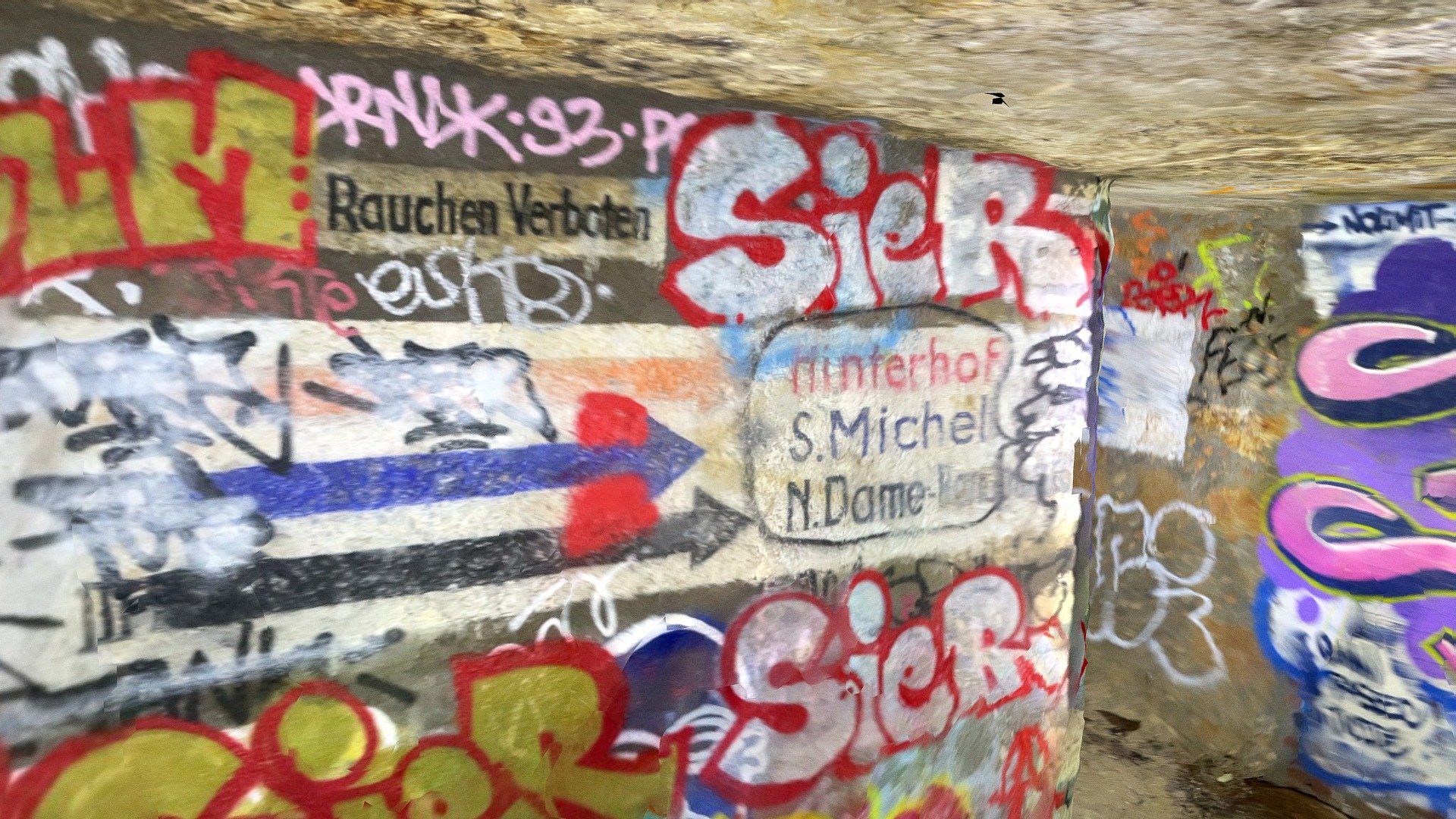 Paris catacombs - Rauchen Verboten