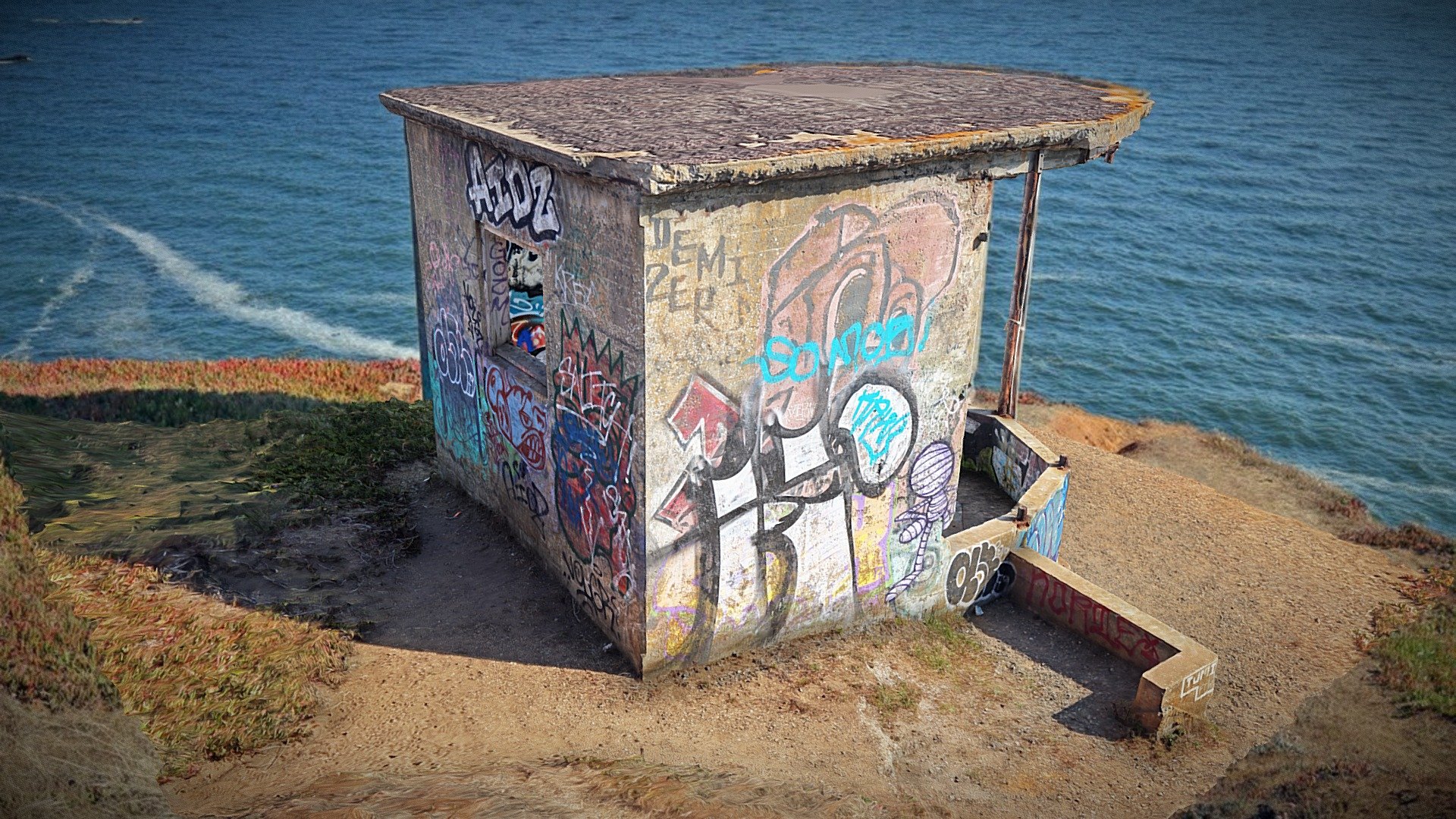 Military structure at Point Bonita cliff - CA