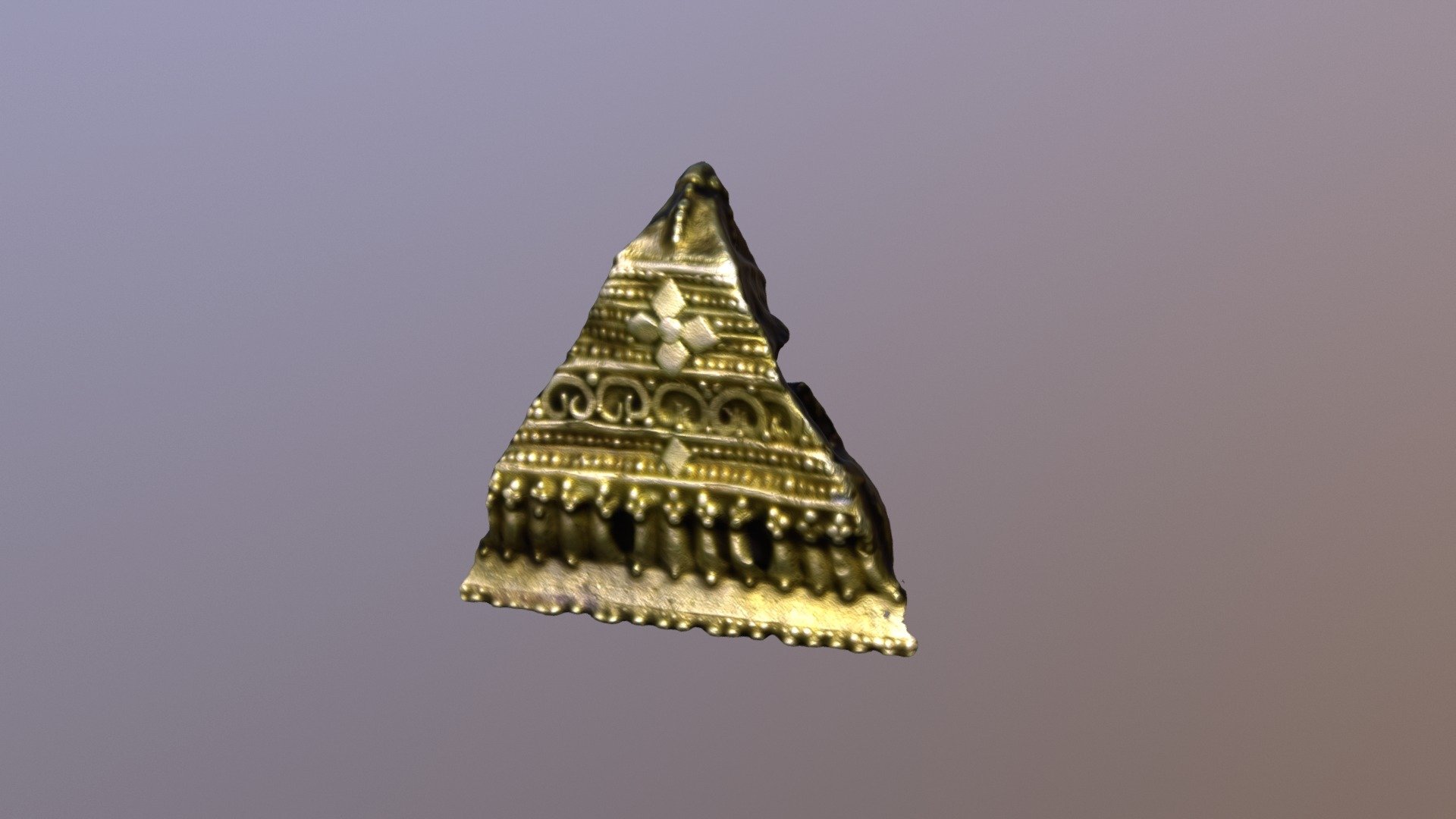 Pendente piramidale in oro dal Mann (24726)