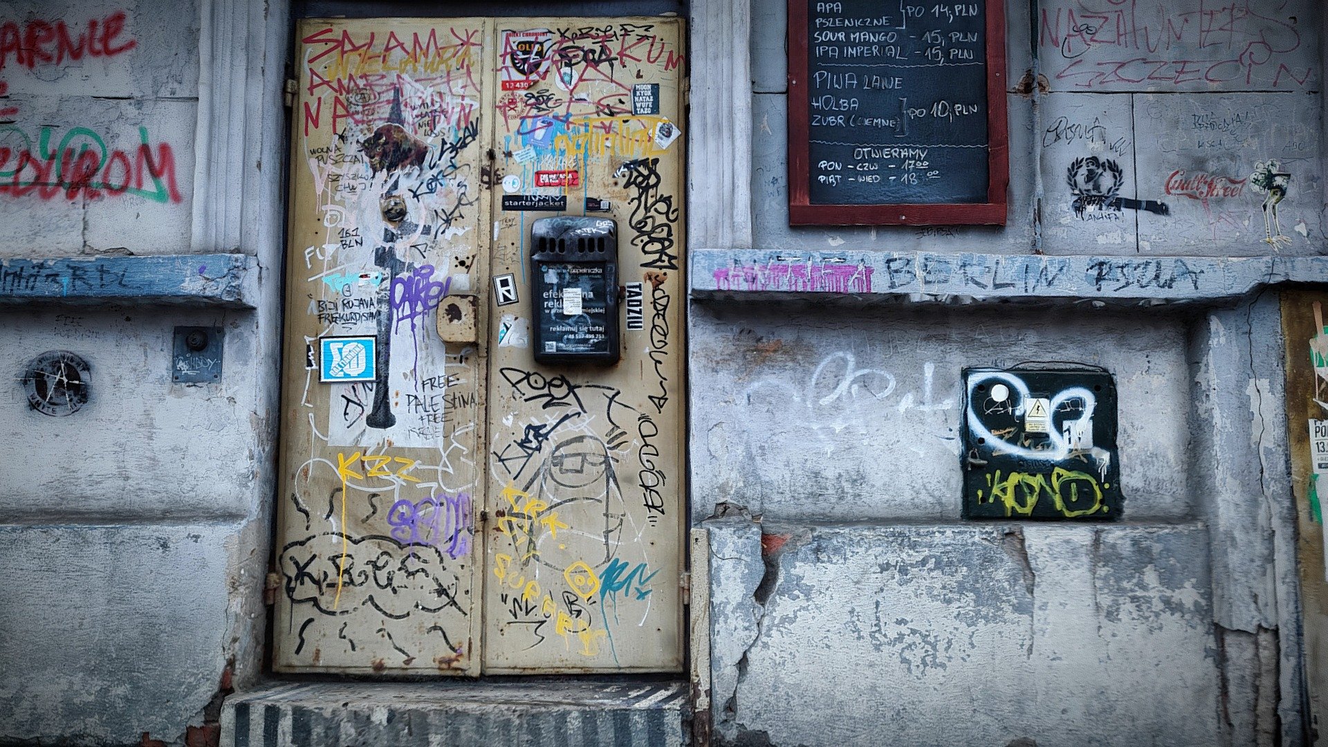 Krakow, Center, Propaganda bar