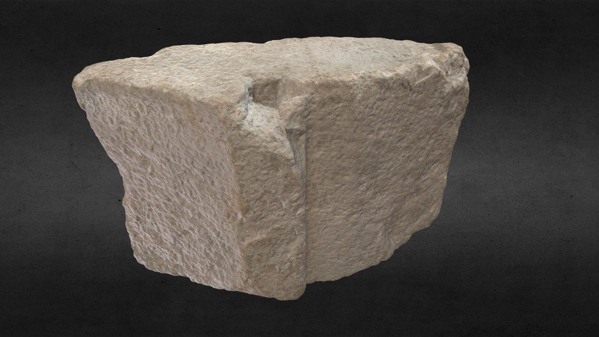 Kirkjubømúrurin: L002