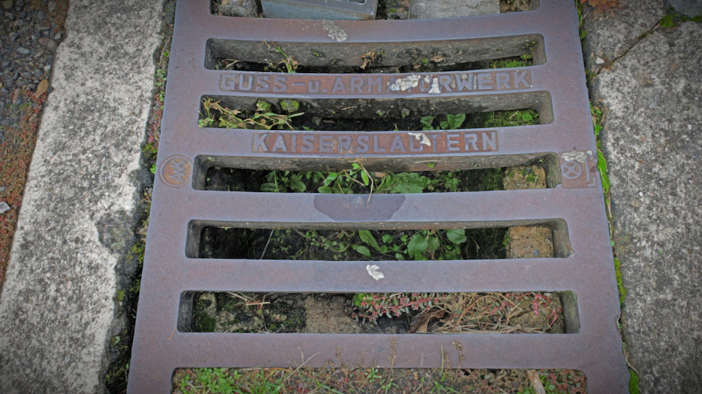 Strassengulli - manhole cover