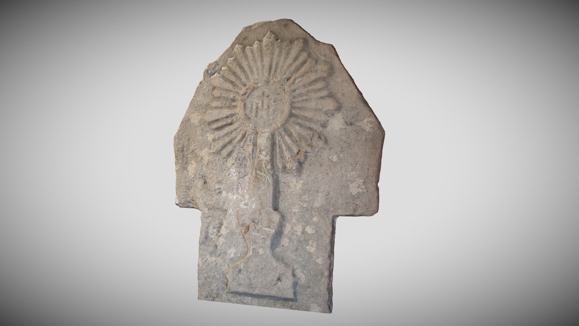 Croce in pietra (museo dei Cimbri, Lessinia, VR)