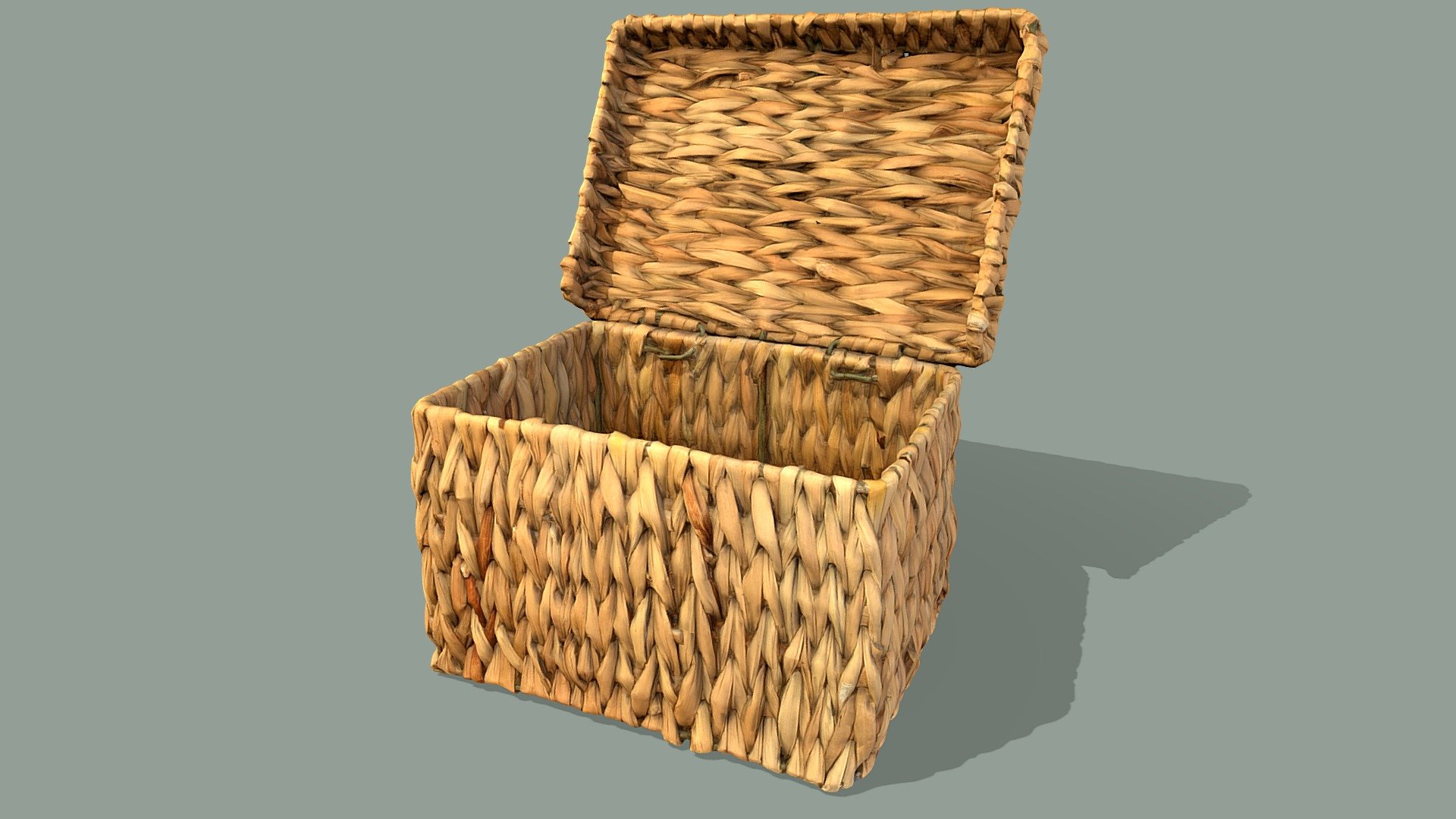 Basket with a lid