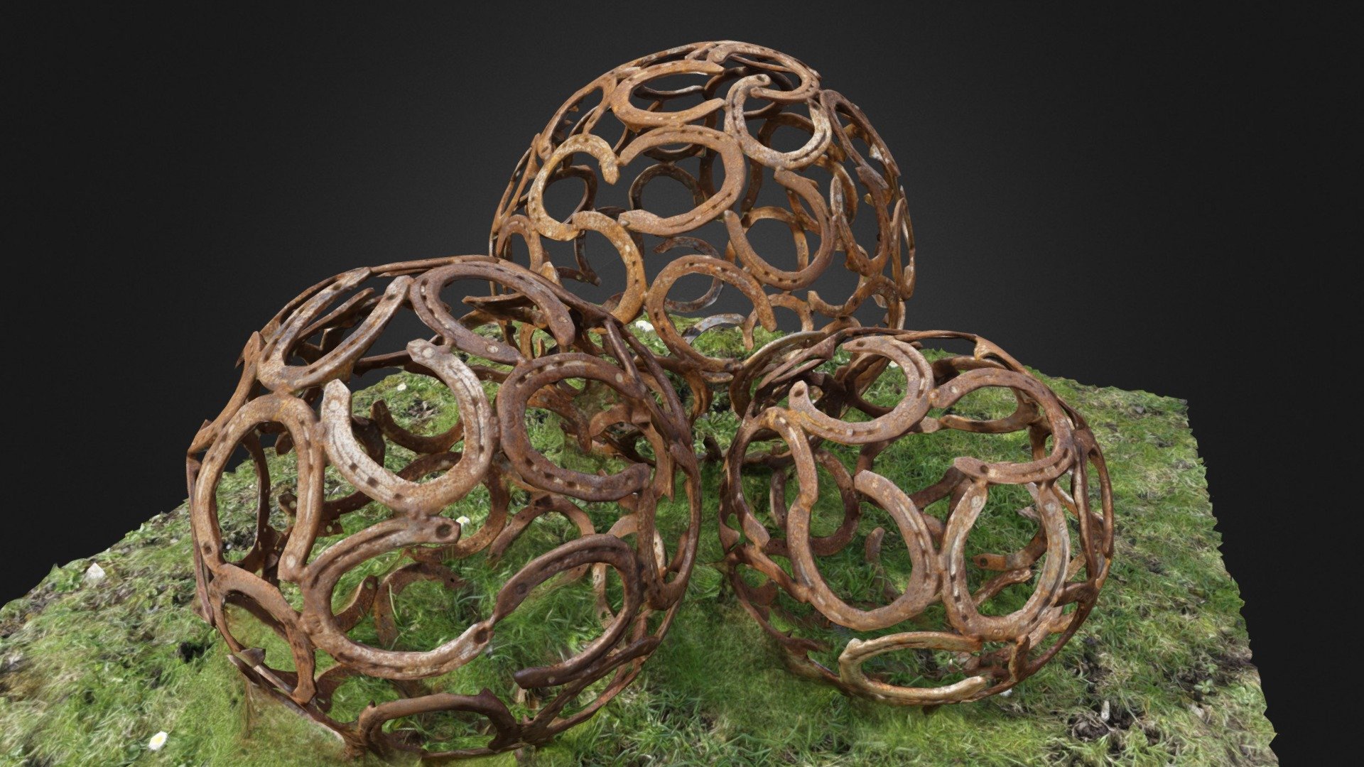 Horseshoe balls