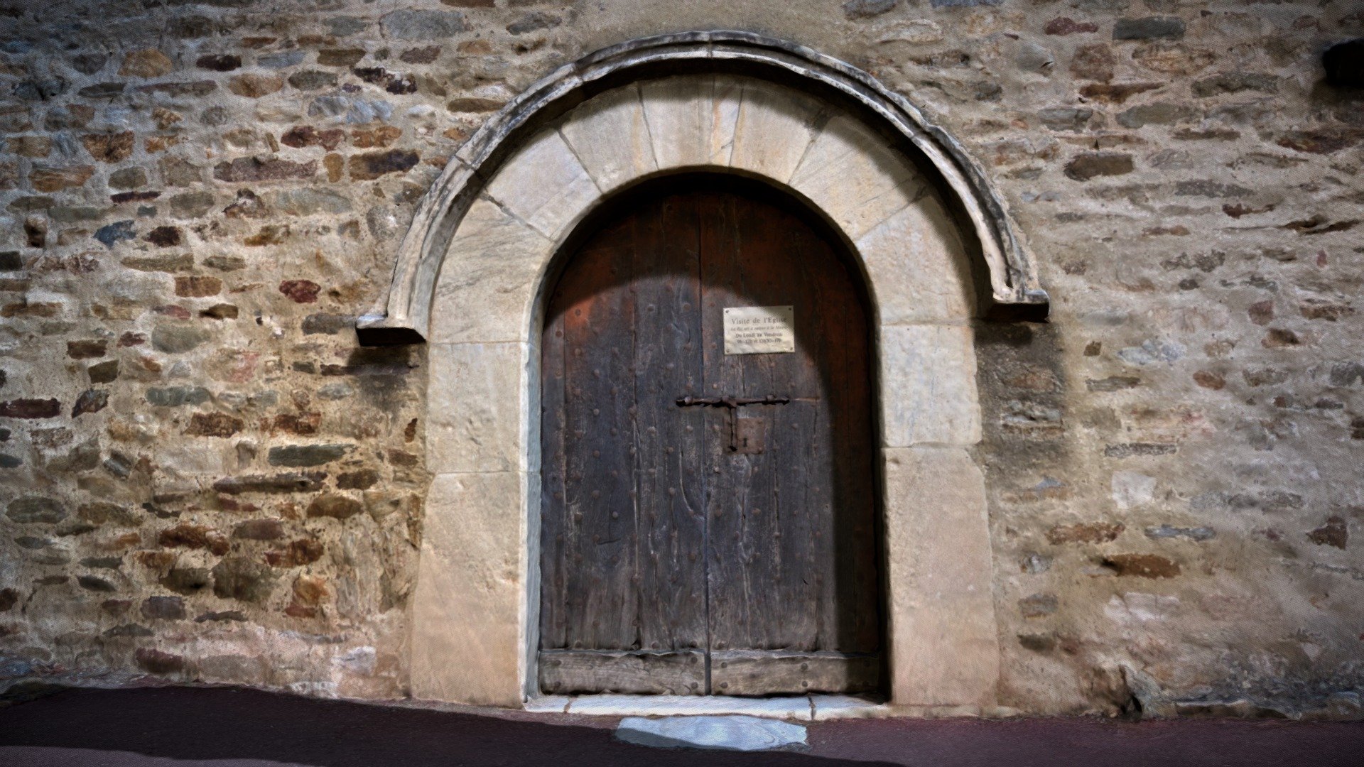 Façade de l'église du village de Les Cluses