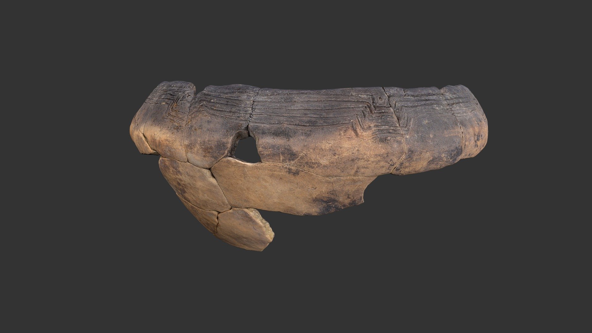 Oldtown Incised Bowl Rim (2388p658)