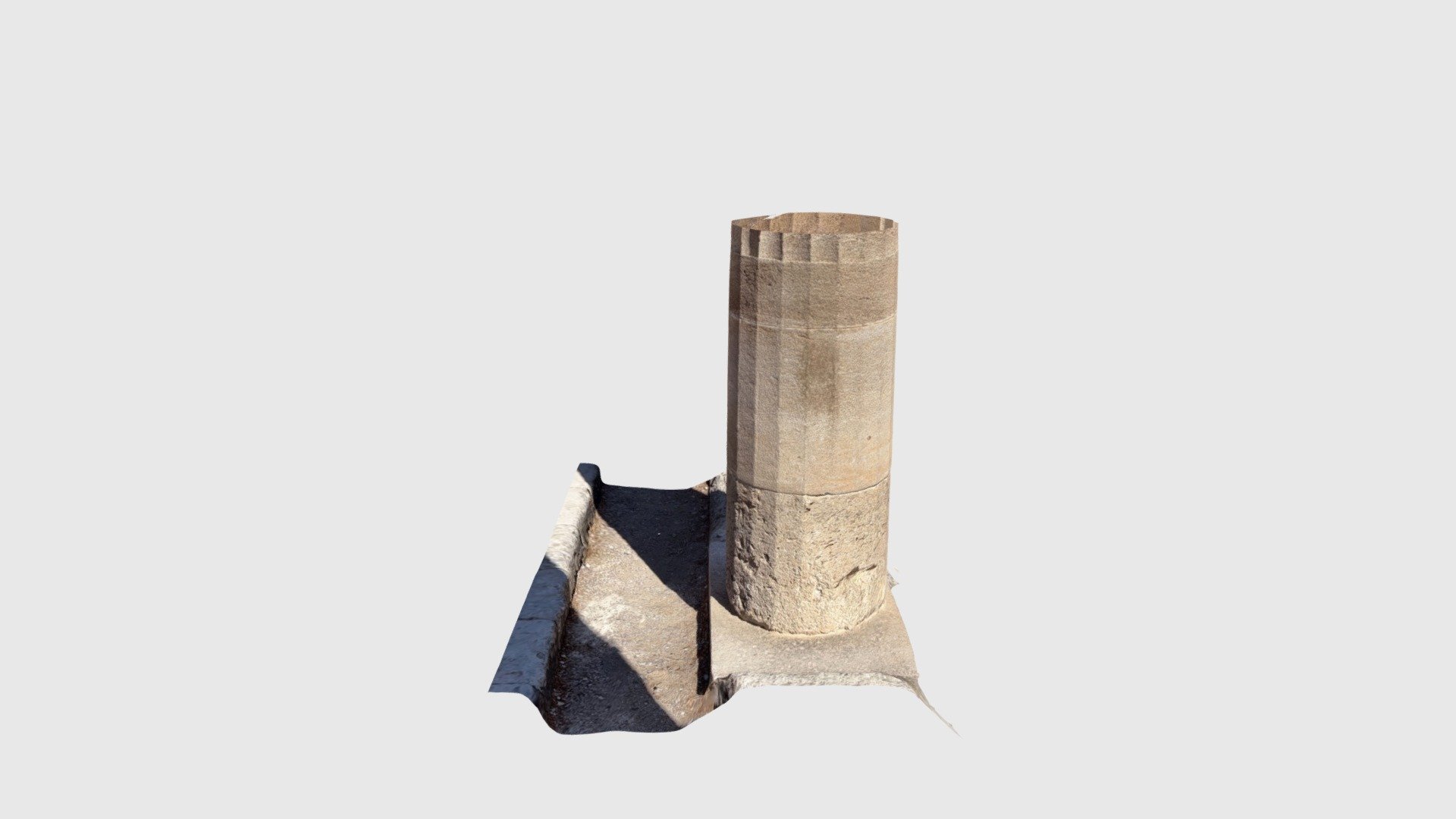 Akropol column