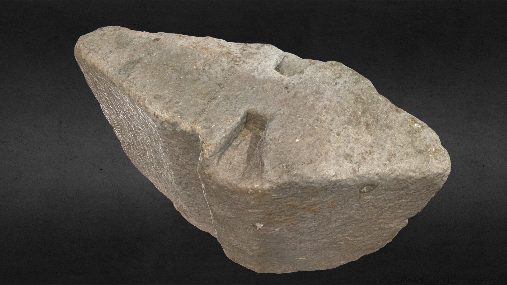 Kirkjubømúrurin: L003