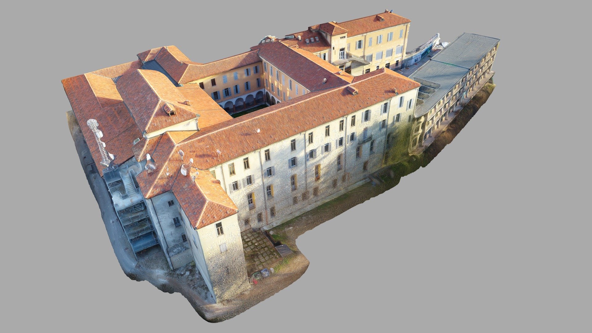 Edificio storico soprastante il centro abitato
