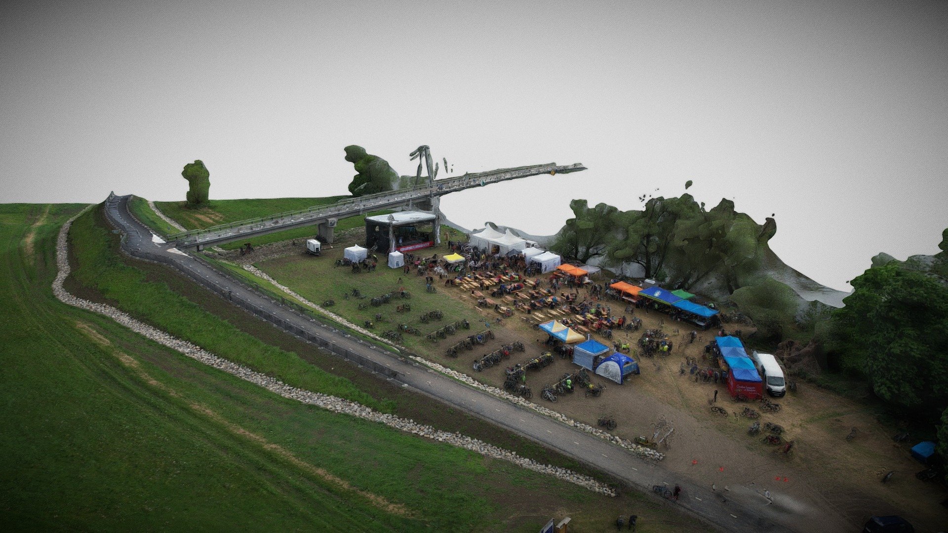 Vysomarch cycle bridge, opening