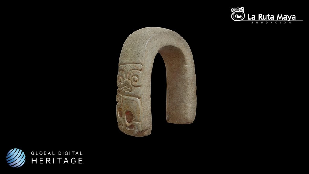 Yoke with jaguar features